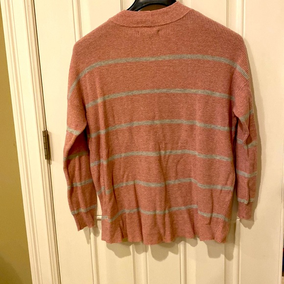 EUC - American Eagle - Size Small - Rose and grey stripped sweater - Picture 4 of 4